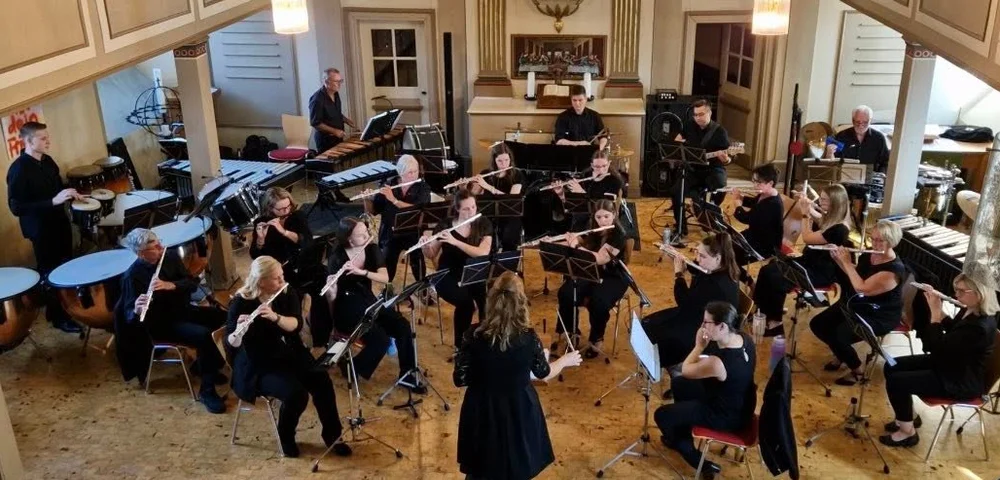 Kultur für alle Sinne - Gartenkonzert mit dem Modernen Flötenorchester